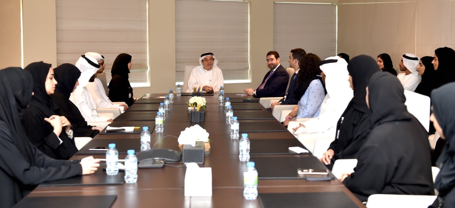 El Embajador de Colombia ante los Emiratos Árabes Unidos inauguró la segunda versión del curso de Español para funcionarios emiratíes