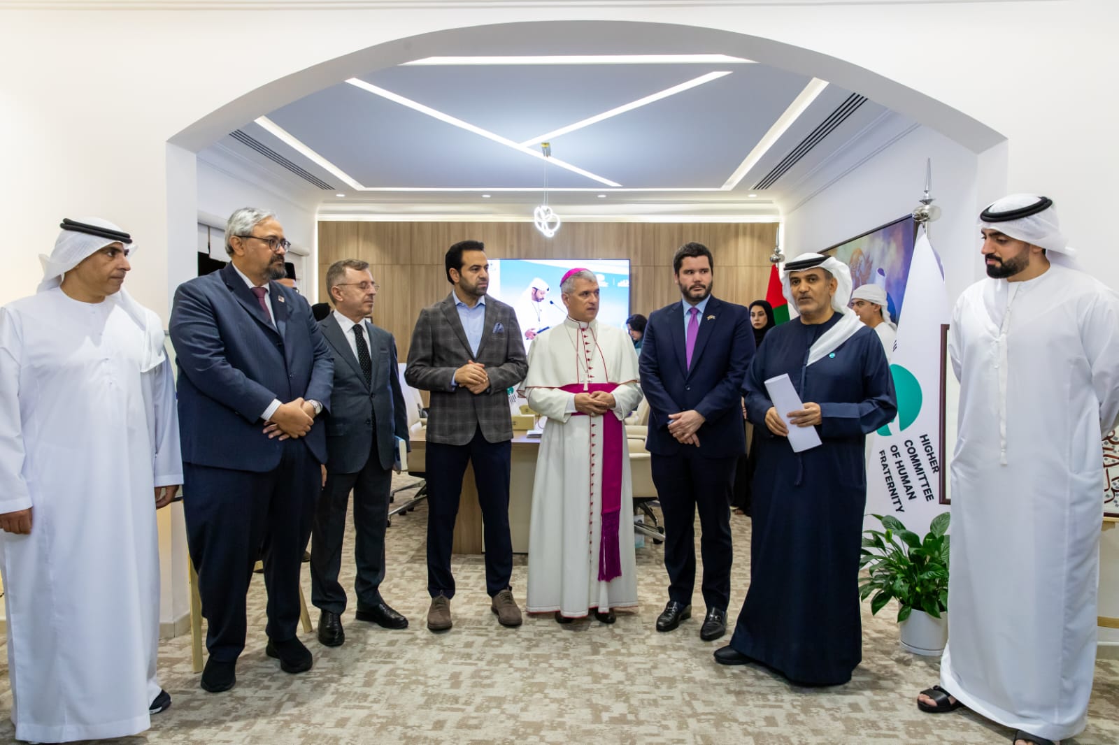 Embajador de Colombia en los Emiratos Árabes Unidos se une a las celebraciones del Ramadán 