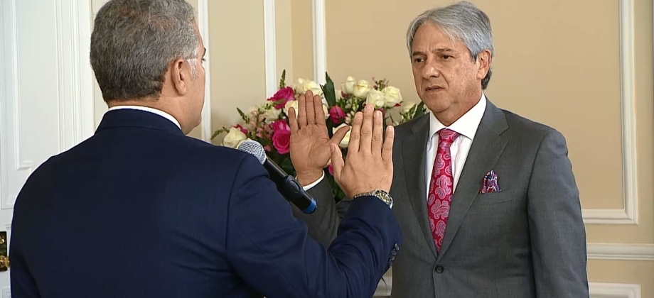 Presidente Iván Duque posesionó al nuevo Embajador de Colombia en Emiratos Árabes Unidos