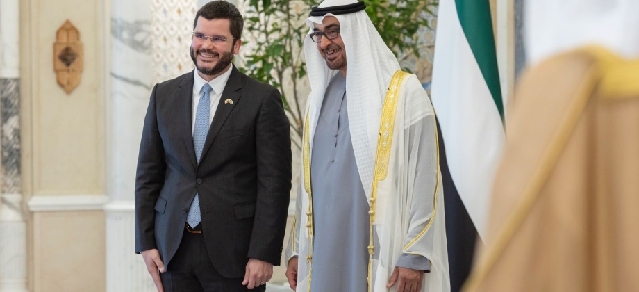 Embajador Luis Merlano Hoyos presentó cartas credenciales ante el presidente de Emiratos Árabes Unidos