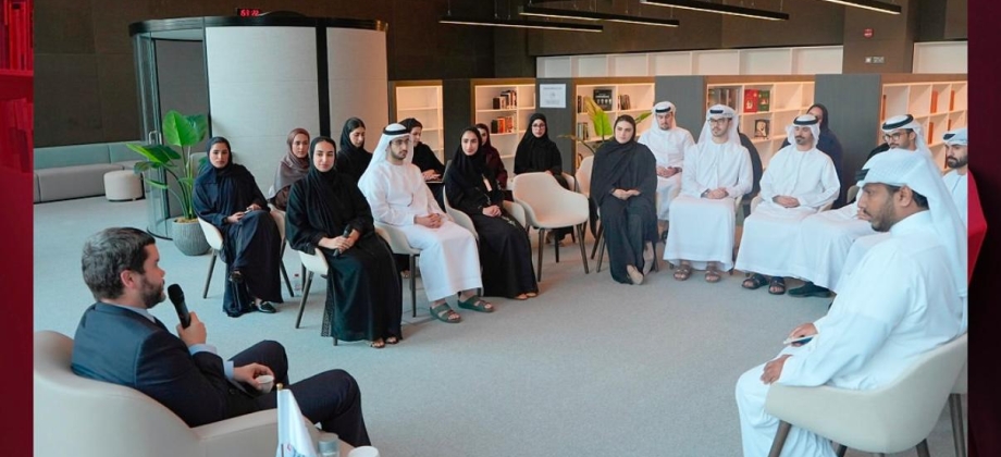El Embajador de Colombia en los Emiratos Árabes Unidos, Luis Miguel Merlano Hoyos, participó en un diálogo del Diplomatic Majlis de la Academia Diplomática Anwar Gargash (AGDA) 